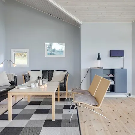 Tjelle - 300m From The Sea By Interhome Feriehus