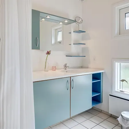 Tjelle - 300m From The Sea By Interhome Feriehus *